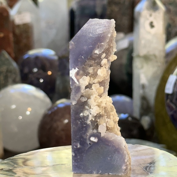 🔥SALE🔥 Grape Agate 4 Sided Crystal Point With One Side Raw Stone! - Picture 3 of 8